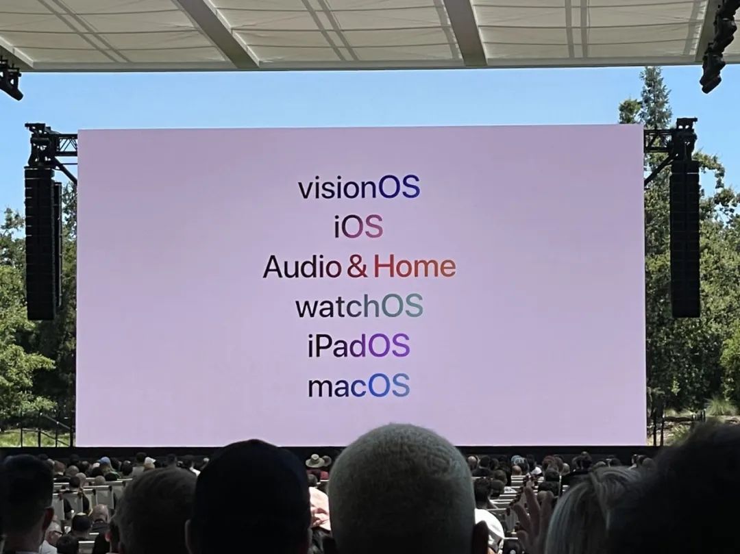 苹果AI一夜颠覆所有,Siri史诗级进化,内挂ChatGPT-4o,奥特曼来了,马斯克怒了