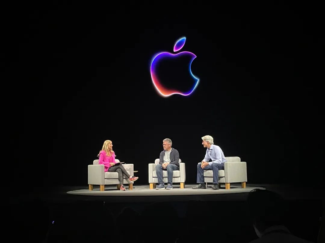 苹果AI一夜颠覆所有,Siri史诗级进化,内挂ChatGPT-4o,奥特曼来了,马斯克怒了