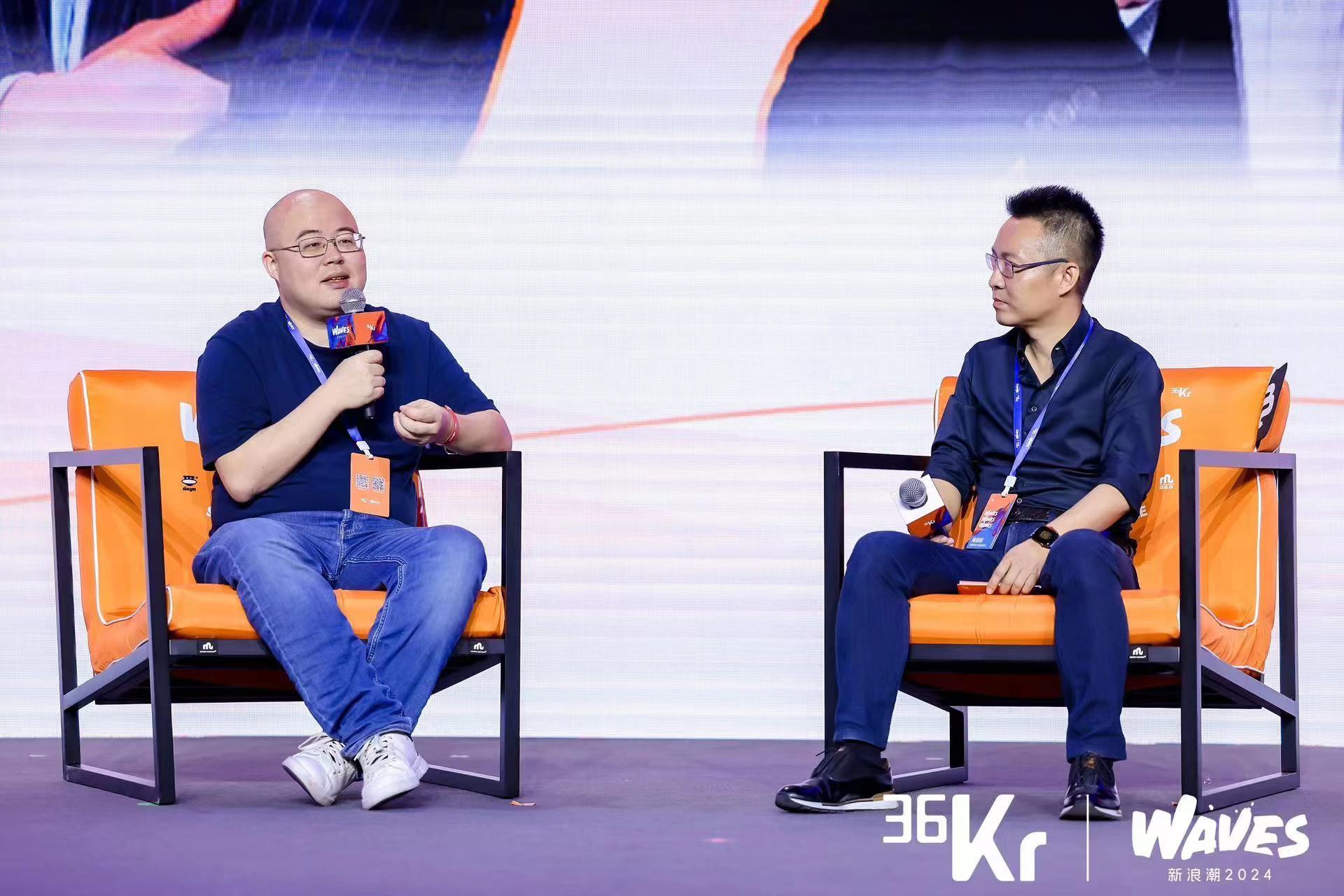 MiniMax闫俊杰对话黄明明:AGI,只有一条最难但唯一的道路