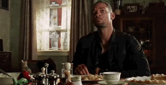 AI 在餐饮界也卷出了“萝卜快跑”,打饭比食堂阿姨手稳,炒菜接近大厨