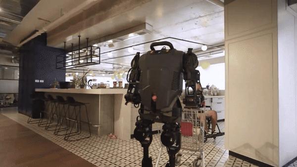 帮忙推车、陪你购物，波士顿动力的劲敌又整新活儿了