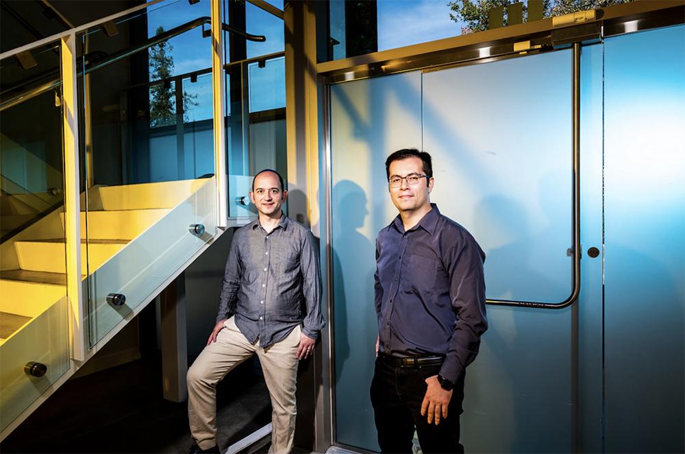 30人,25亿美元卖身,大模型淘汰赛加速