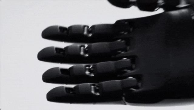 地表最强人形机器人问世,擎天柱头号劲敌,每天工作20小时,前代已进宝马打工