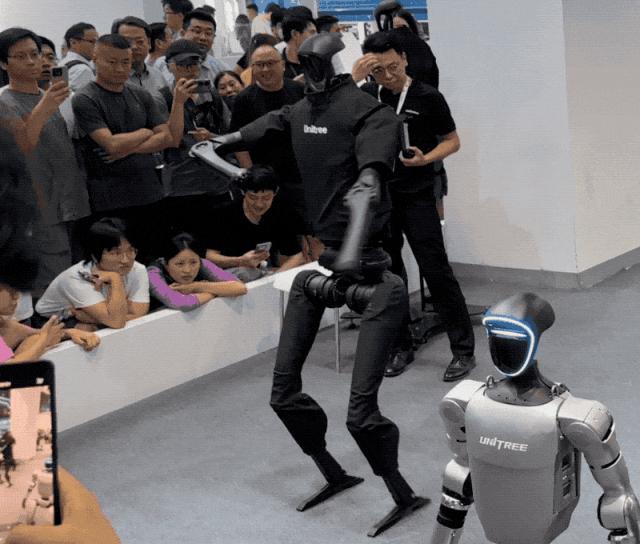 逛遍世界机器人大会:27款人形机器人爆场,机械臂大跳刀群舞,仿生人逼真到恐怖