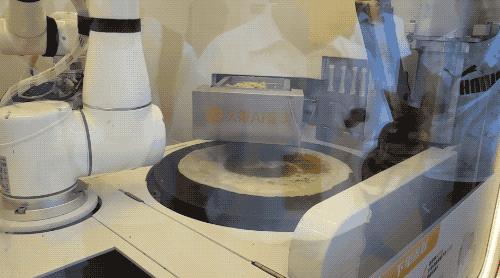 逛遍世界机器人大会:27款人形机器人爆场,机械臂大跳刀群舞,仿生人逼真到恐怖