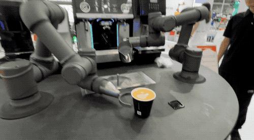 逛遍世界机器人大会:27款人形机器人爆场,机械臂大跳刀群舞,仿生人逼真到恐怖