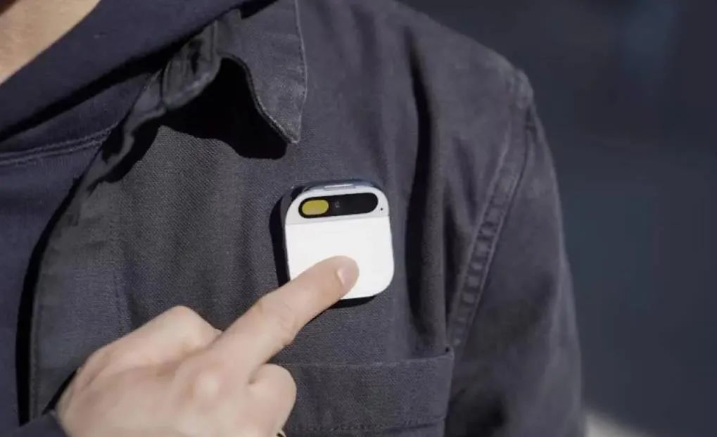 对话多名高管后，AI硬件的新场景被发现，和很多人想的不一样