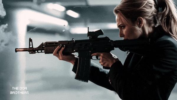 还在死磕镜头?聪明人已经用AI拍时尚广告大片了