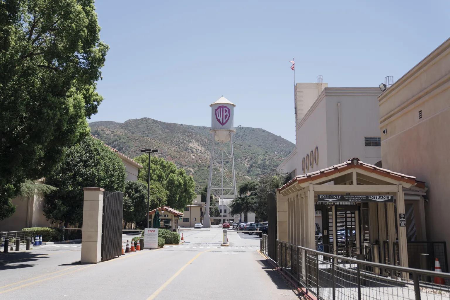 发门票了,特斯拉Robotaxi首秀日渐近,第三代人形机器人有望同台