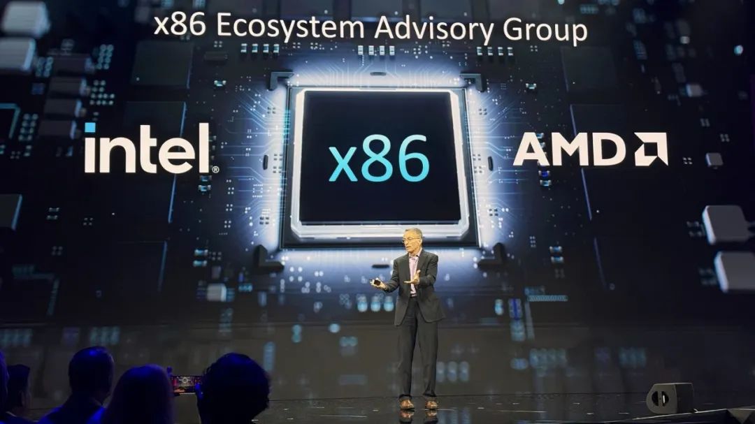 AI圈顶流捧场，黄仁勋苏姿丰都来了，联想亮AI Now智能体大招，连甩10多个重磅AI产品