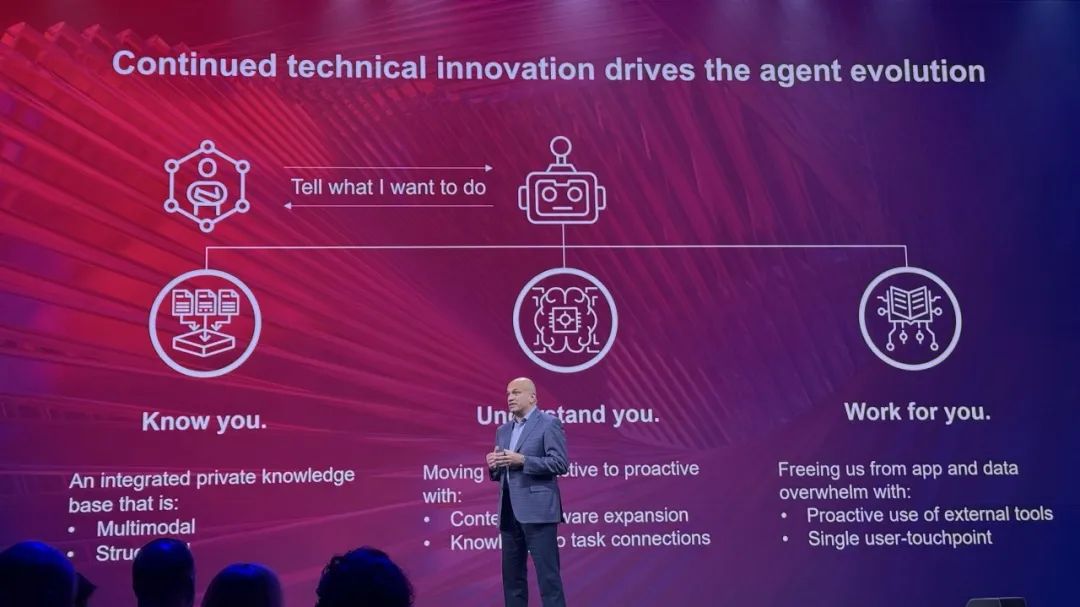 AI圈顶流捧场，黄仁勋苏姿丰都来了，联想亮AI Now智能体大招，连甩10多个重磅AI产品