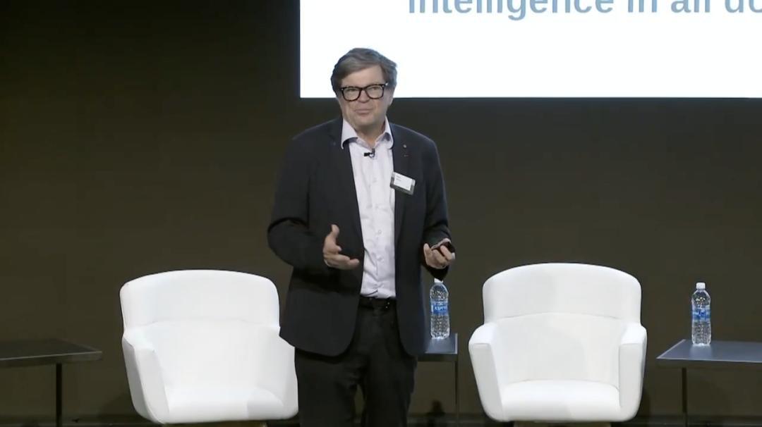 图灵奖得主 Yann LeCun 万字演讲:今天的 AI 比猫还笨,自曝早已放弃大模型