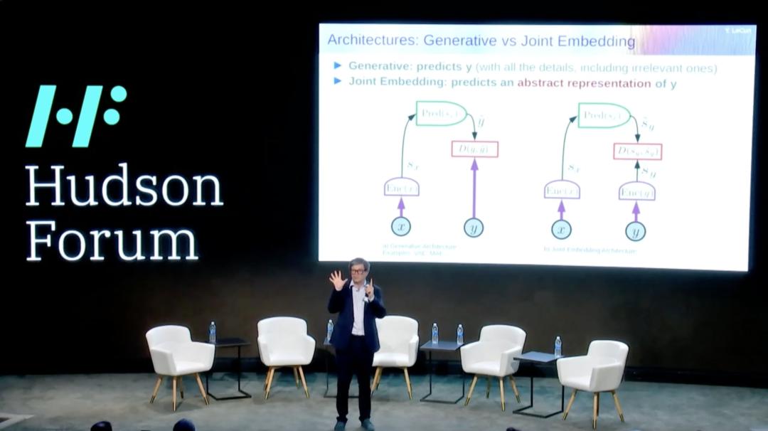 图灵奖得主 Yann LeCun 万字演讲:今天的 AI 比猫还笨,自曝早已放弃大模型