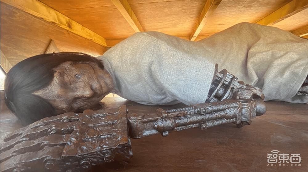 一幅作品卖近800万,不用进厂做苦力,机器人找到新谋生方式