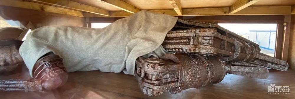 一幅作品卖近800万,不用进厂做苦力,机器人找到新谋生方式