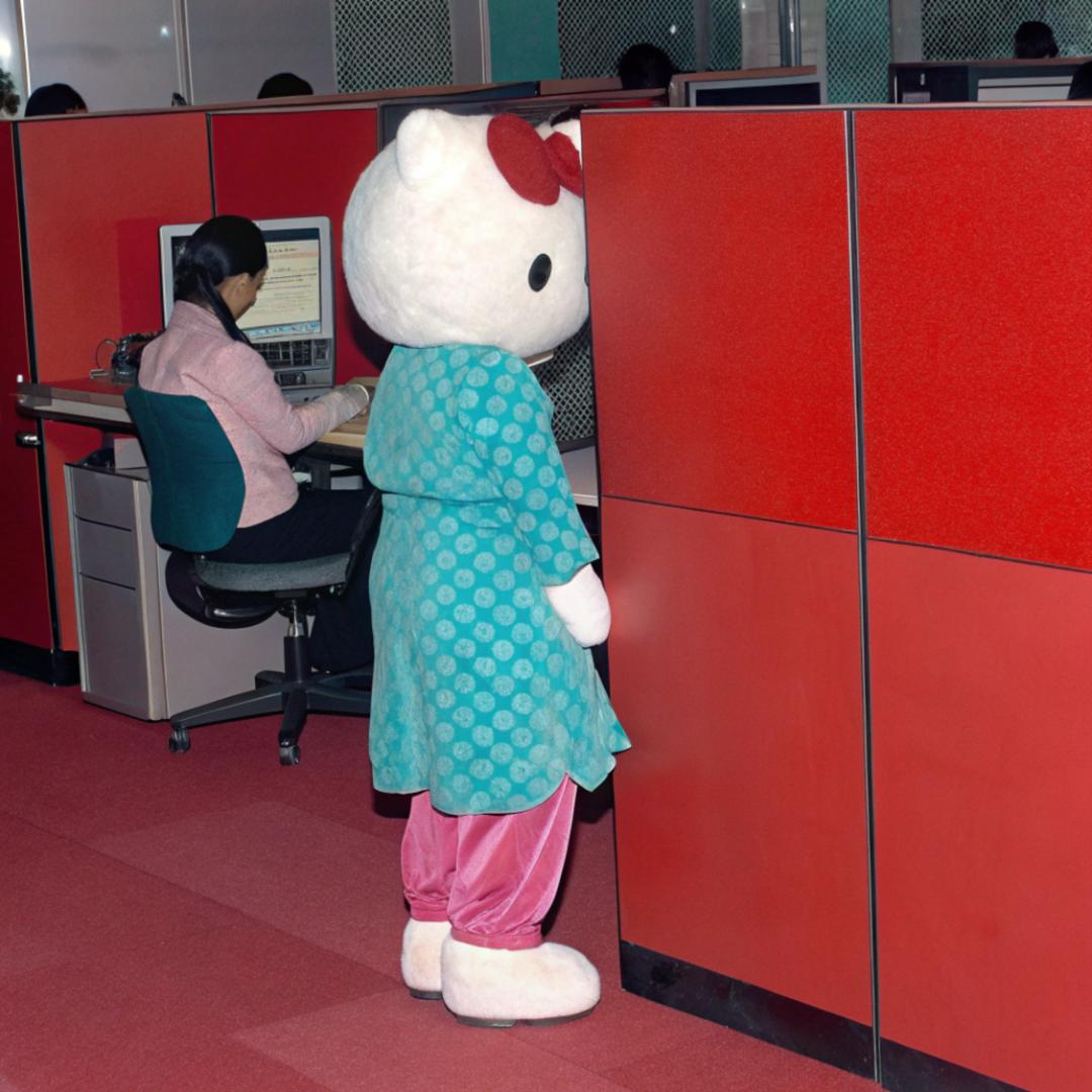 一秒变身Hello Kitty整顿职场,这个AI工具能把一切都变成 CCD