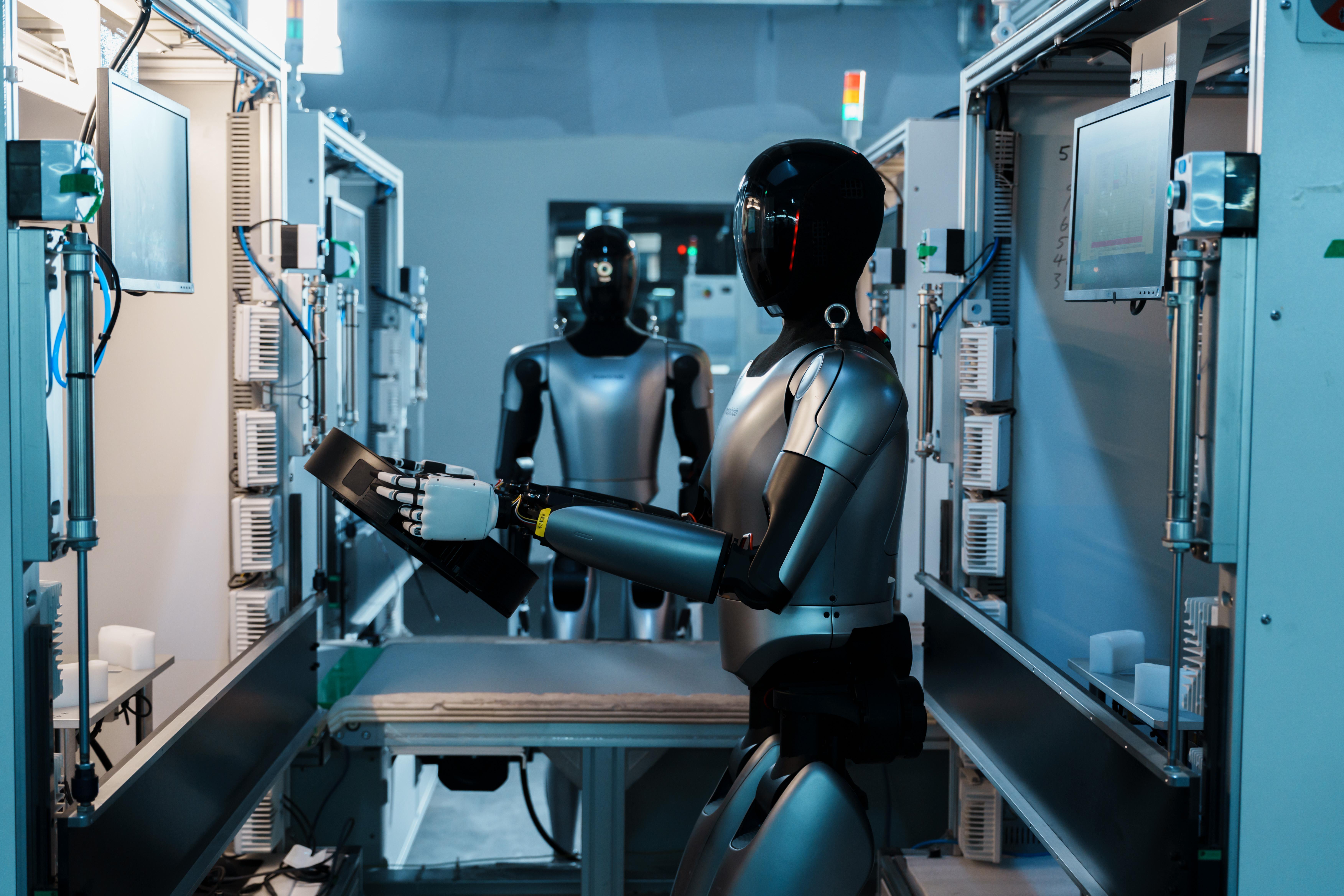 具身智能公司「魔法原子」完成1.5亿元天使轮融资,预计2025年交付数百台人形机器人