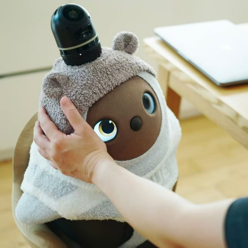 和AI建立亲密关系,资本盯上中产贵妇